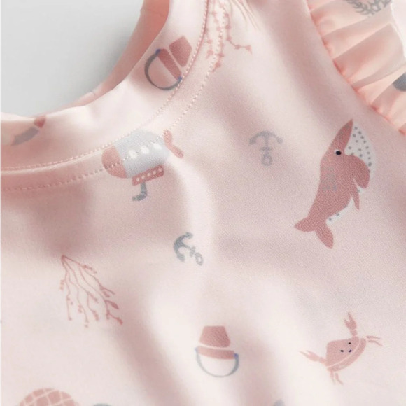 US 18M/2T H&M  swim shirt UPF-50 light pink/whales - Picture 2 of 6